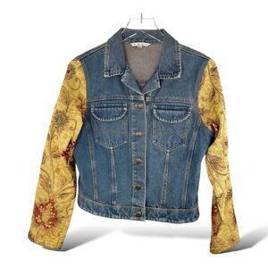 CABI Womens Button Front‎ Denim Jacket with Contrasting Retro Sleeve Size Small